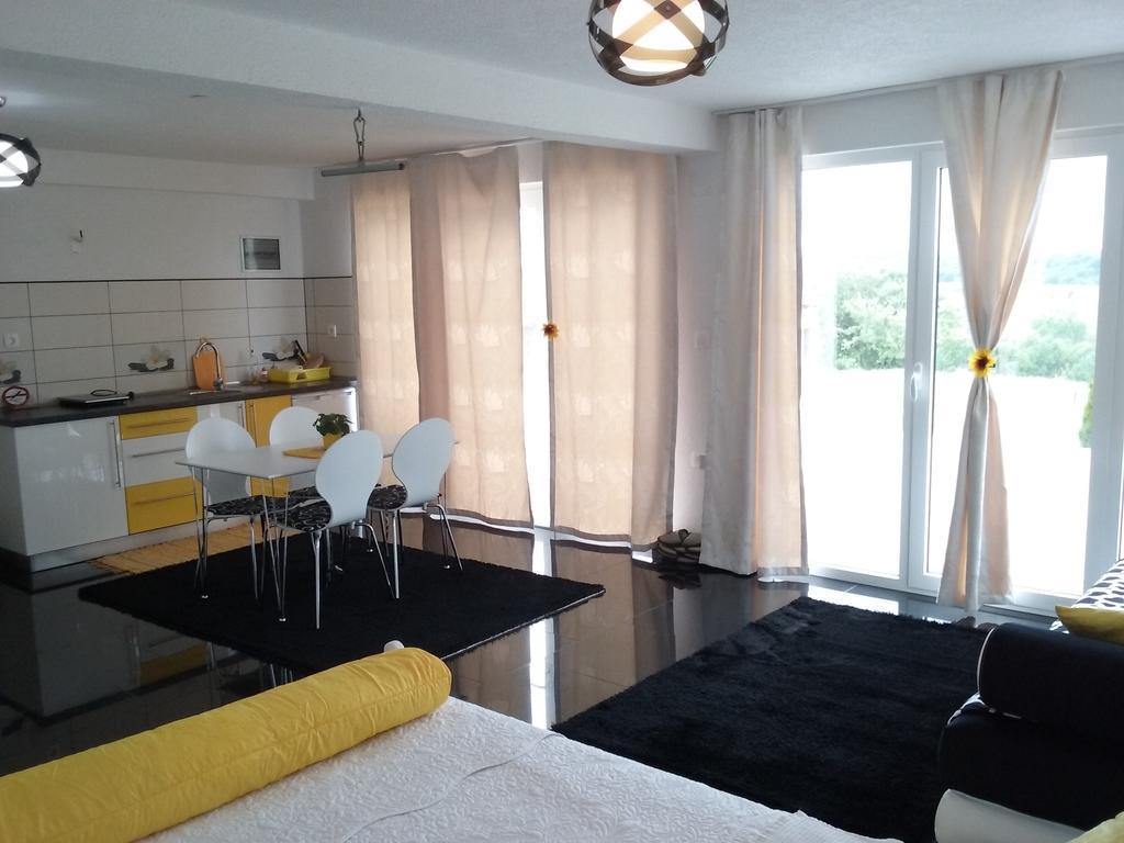 Apartment Melissa Rakovica Eksteriør billede
